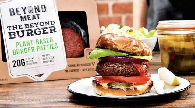 Hamburger nhân thịt nhân tạo.