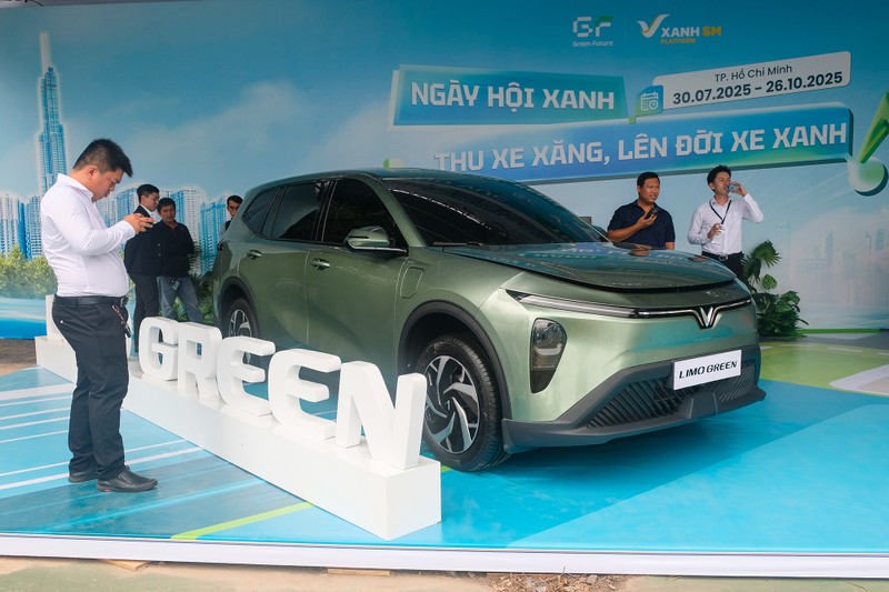 Toyota Innova Cross ra mắt bản 'giá rẻ' 730 triệu đồng, cạnh tranh VinFast Limo Green-vt.jpg