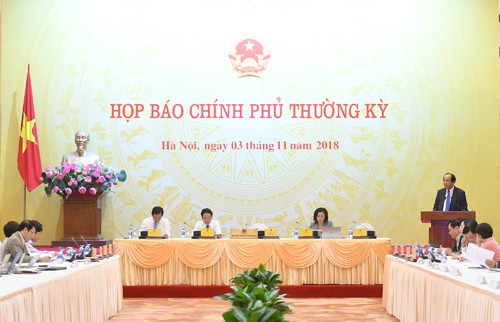 Bộ trưởng, Chủ nhiệm Văn phòng Chính phủ Mai Tiến Dũng phát biểu tại buổi họp báo (Ảnh: VGP/Quang Hiếu)