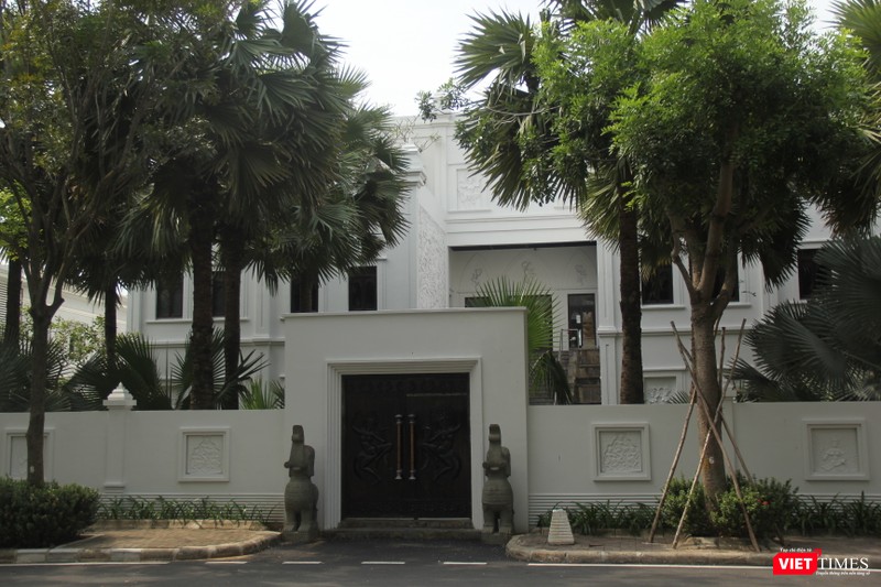 Một lối vào "lâu đài" TajmaSago. (Ảnh: Trường Minh) Một lối vào "lâu đài" TajmaSago. (Ảnh: Trường Minh)