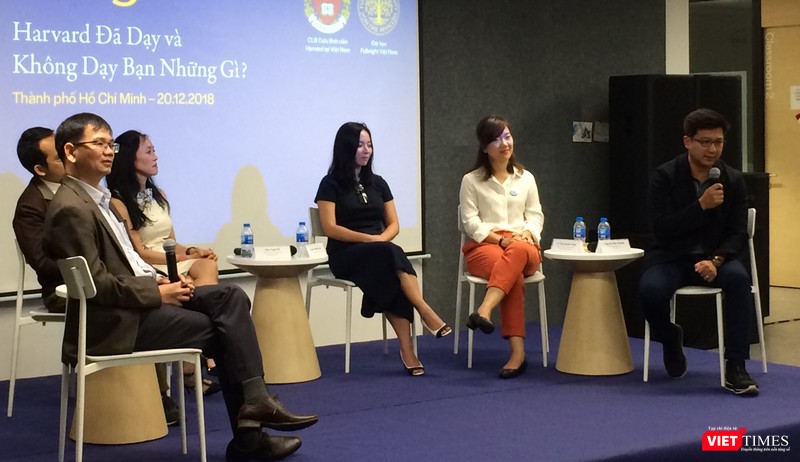 Các diễn giả trong buổi hội thảo “Havard đã dạy và không dạy bạn những gì?" đã có những chia sẻ thú vị (Ảnh: P.D)