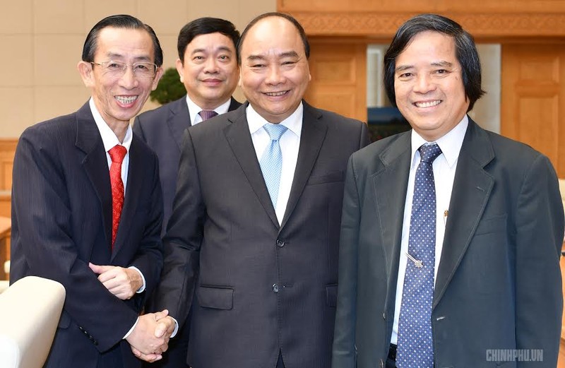 Thủ tướng gặp gỡ và lắng nghe ý kiến của các chuyên gia trong Tổ tư vấn kinh tế (Nguồn: VPCP)