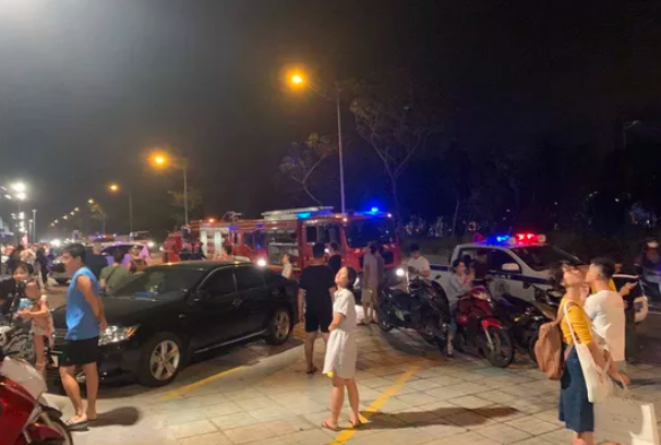 Cư dân Chung cư The Park Residence sơ tán trong đêm (Nguồn: nld.vn)