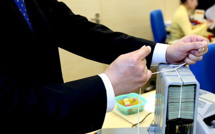 Vì sao NHNN chưa mạnh tay giảm trần lãi suất huy động ngắn hạn?