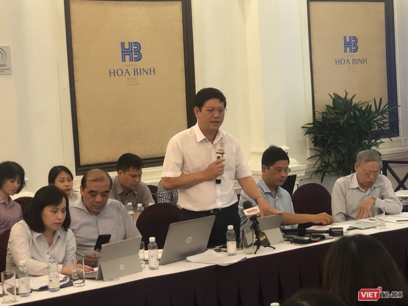 Ông Nguyễn Quốc Dũng - Trưởng ban Kinh doanh EVN tại buổi tọa đàm (Ảnh: HB)