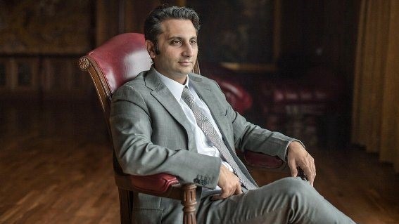 “Canh bạc lớn” của gia tộc tỉ phú Ấn Độ trong cuộc chạy đua sản xuất vắc-xin Covid-19