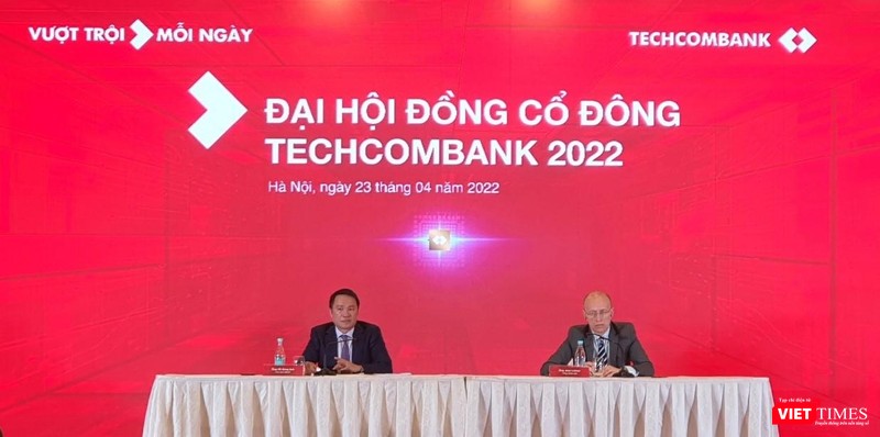 Chủ tịch Techcombank Hồ Hùng Anh nói gì về việc ngân hàng không chia cổ tức?