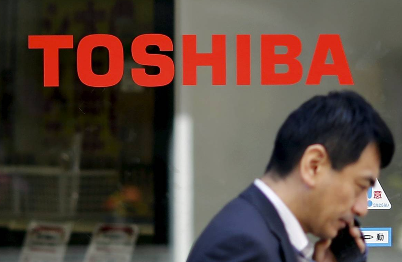 Loạt bê bối khiến Toshiba chật vật trong nhiều năm (Ảnh: Reuters) Loạt bê bối khiến Toshiba chật vật trong nhiều năm (Ảnh: Reuters)