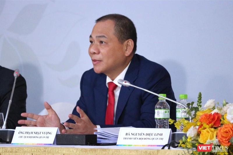 VIC14 Pham Nhat Vuong.png