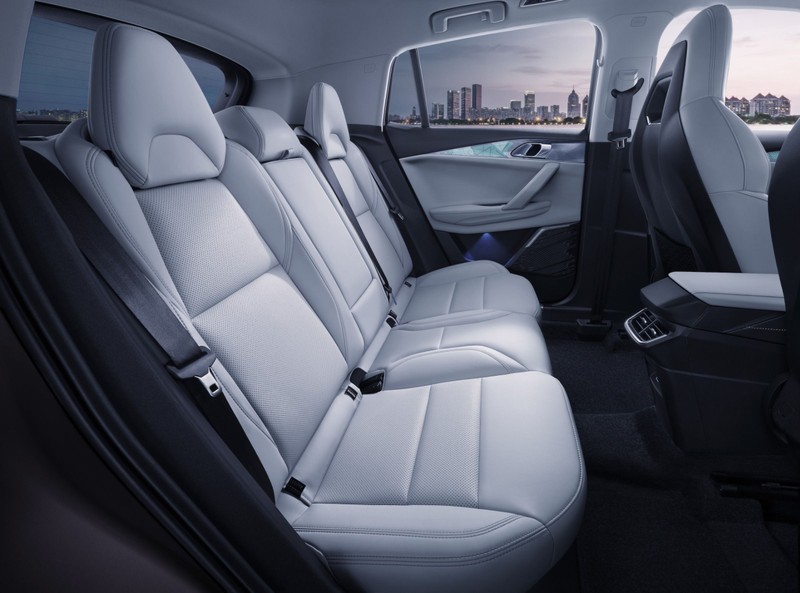 06_Rear seats(beige).jpg