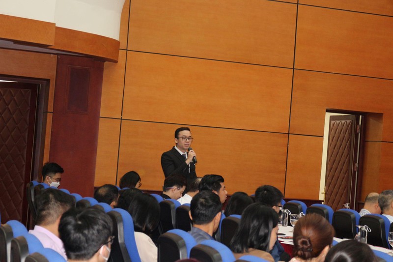 Các nhà báo đặt câu hỏi với Ban tổ chức Các nhà báo đặt câu hỏi với Ban tổ chức