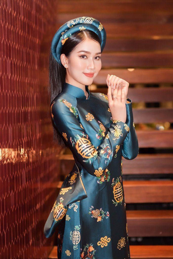 Á Hậu Phương Anh hé lộ về trang phục dân tộc