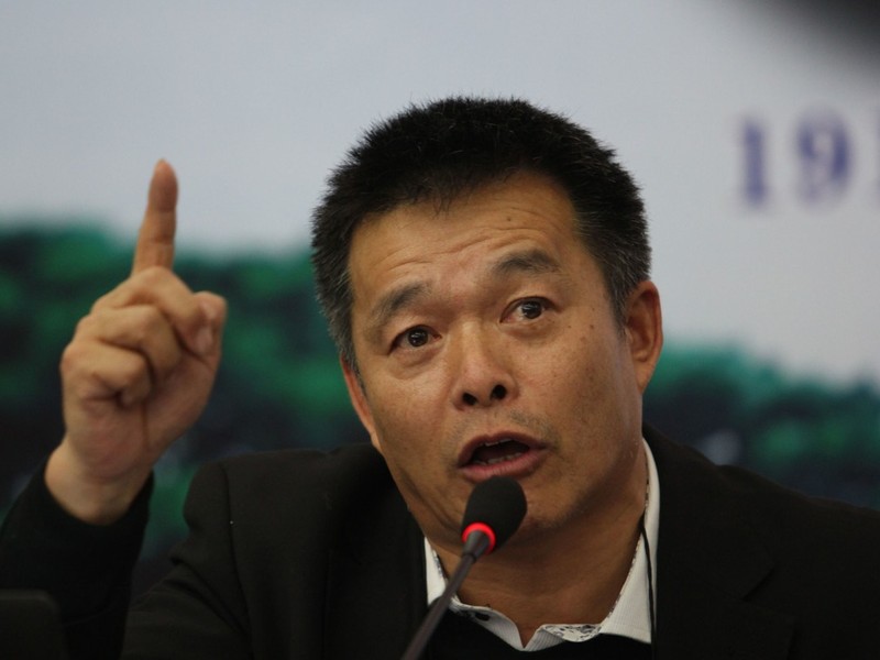 Ông Hồ An Cương: “Trung Quốc đã bước vào thời kỳ đuổi kịp và vượt qua toàn diện nước Mỹ; trong đó về thực lực kinh tế đã vượt Mỹ năm 2013, khoa học kỹ thuật đã vượt Mỹ năm 2015, sức mạnh quốc gia tổng hợp đã hoàn thành vượt Mỹ từ năm 2012."