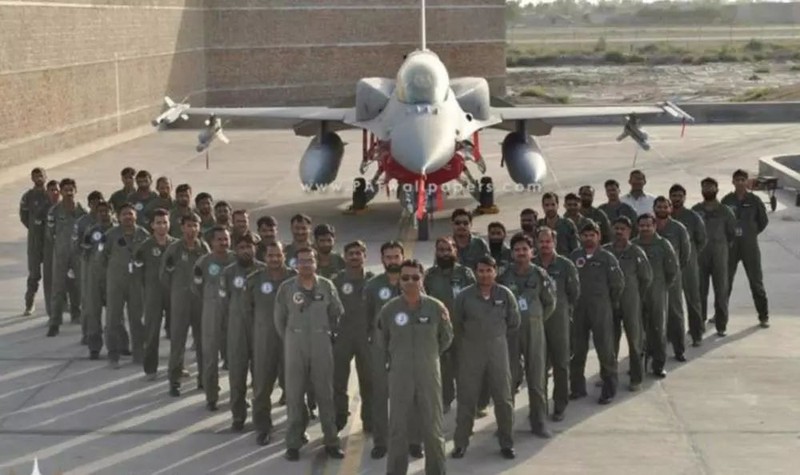 Phi công quân sự Pakistan được Mỹ đào tạo, huấn luyện