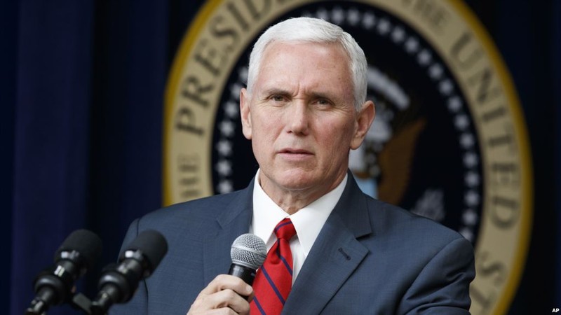 Phó Tổng thống Mike Pence phát biểu tại Học viện Hudson đã lần đầu tiên nói rõ về chính sách đối với Trung Quốc của Mỹ bao trùm mọi lĩnh vực mậu dịch, quân sự, nhân quyền và cả việc Trung Quốc can dự vào nền chính trị Mỹ. Phó Tổng thống Mike Pence phát biểu tại Học viện Hudson đã lần đầu tiên nói rõ về chính sách đối với Trung Quốc của Mỹ bao trùm mọi lĩnh vực mậu dịch, quân sự, nhân quyền và cả việc Trung Quốc can dự vào nền chính trị Mỹ.