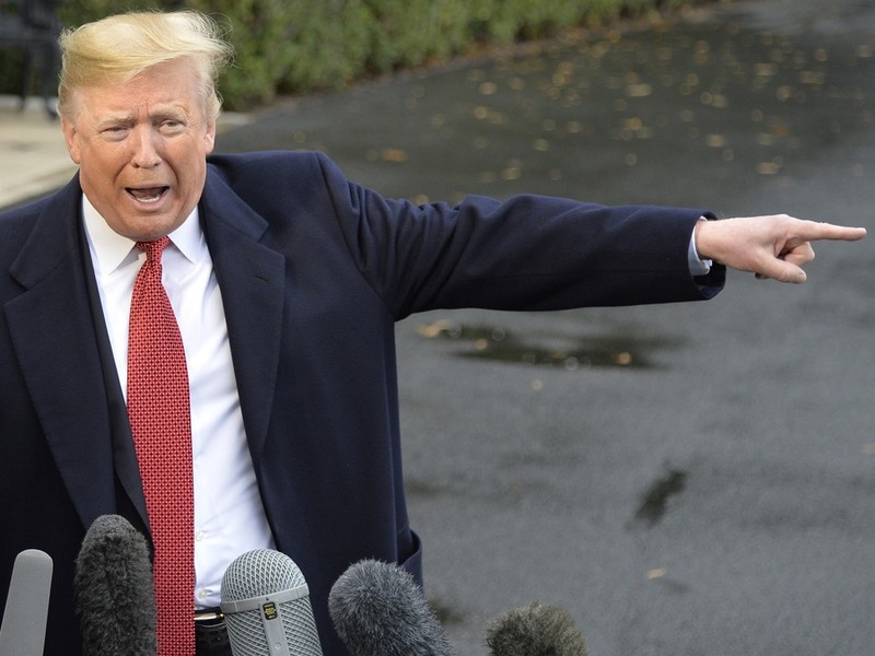 Ông Donald Trump luôn nhấn mạnh “không cho phép Trung Quốc và các nước khác chiếm lợi thế về mậu dịch trước Mỹ” Ông Donald Trump luôn nhấn mạnh “không cho phép Trung Quốc và các nước khác chiếm lợi thế về mậu dịch trước Mỹ”