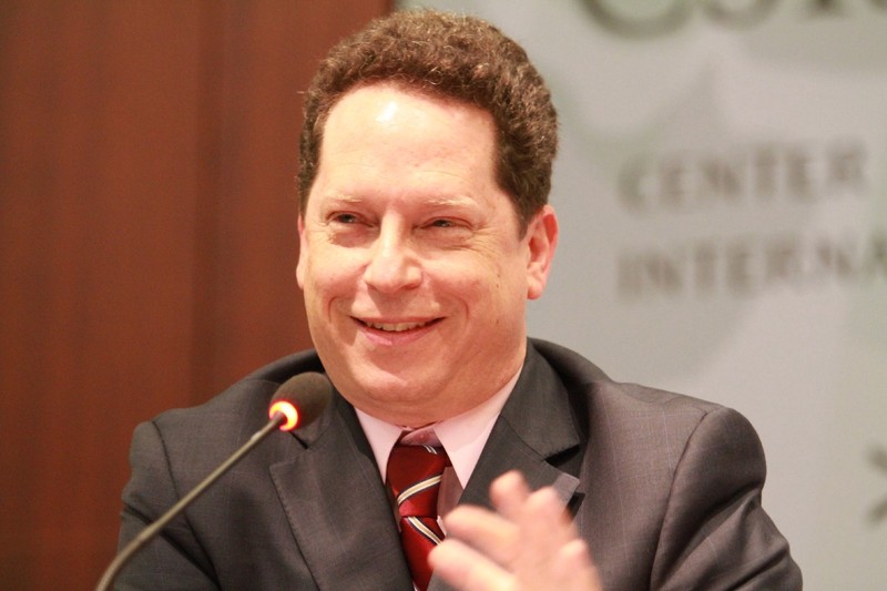 Ông Scott Kennedy, chuyên gia về Trung Quốc của Trung tâm nghiên cứu Chiến lược và Quốc tế (CSIS): nếu Trung Quốc thật sự đưa ra chính sách công nghiệp mới, giảm bớt vai trò của chính phủ, chuyển sang nhấn mạnh việc nâng cao hiệu quả sản xuất thì đó sẽ là “một sự chuyển biến tích cực”.