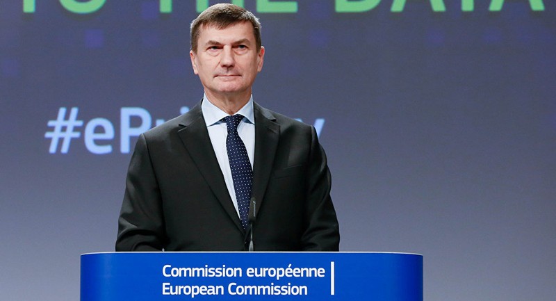 Phó chủ tịch EU Andrus Ansip cho rằng, Huawei “rất có thể cung cấp thông tin tình báo cho chính phủ Trung Quốc” và cho biết đang xem xét việc tăng cường quản chế sản phẩm của Huawei Phó chủ tịch EU Andrus Ansip cho rằng, Huawei “rất có thể cung cấp thông tin tình báo cho chính phủ Trung Quốc” và cho biết đang xem xét việc tăng cường quản chế sản phẩm của Huawei