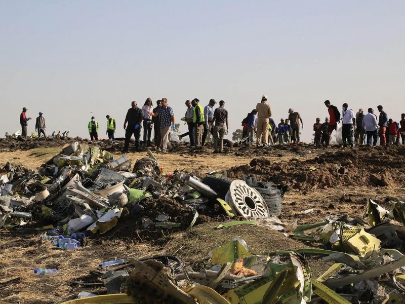 Hiện trường vụ tai nạn thảm khốc của chiếc Boeing 737 MAX 8 thuộc hãng hàng không Ethiopian Airlines Hiện trường vụ tai nạn thảm khốc của chiếc Boeing 737 MAX 8 thuộc hãng hàng không Ethiopian Airlines
