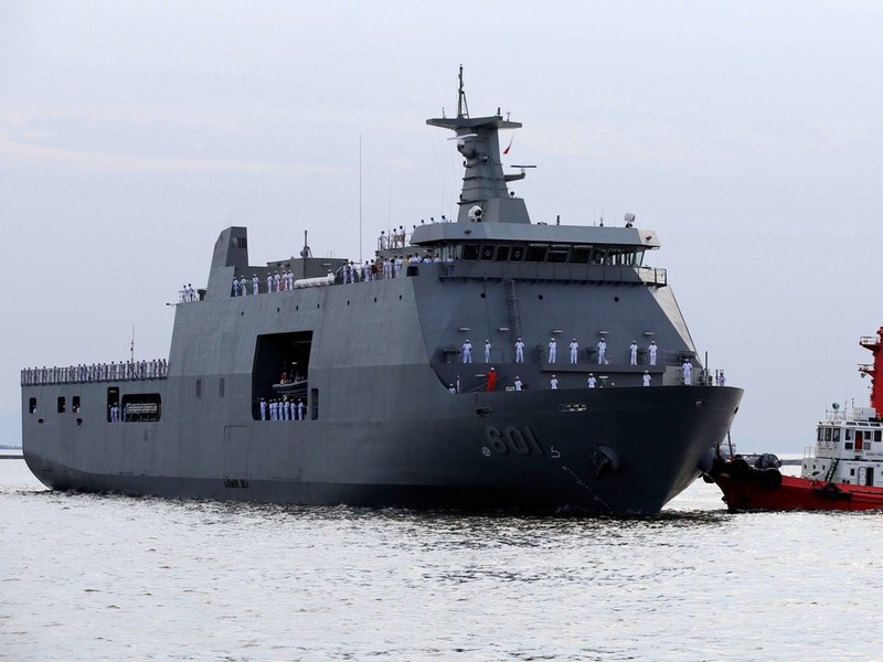 Tàu đổ bộ LD-601 của Philippines đã có mặt tại Thanh Đảo để tham gia cuộc duyệt binh