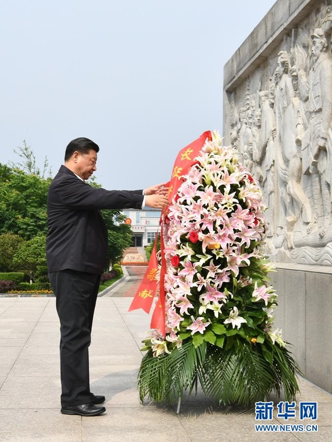 Việc Chủ tịch Tập Cận Bình tới đặt hoa tại Bua kỉ niệm cuộc Vạn lý Trường chinh vào lúc này được cho là mang hàm ý sâu xa