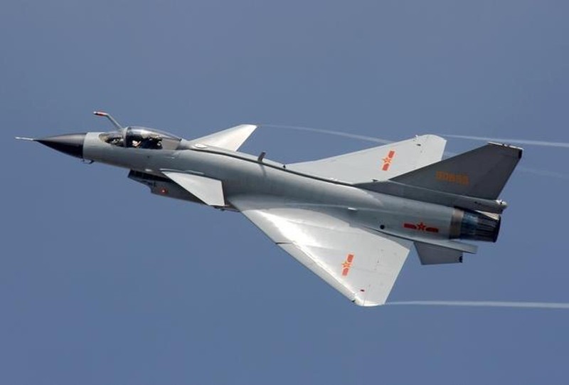 1 chiếc J-10A