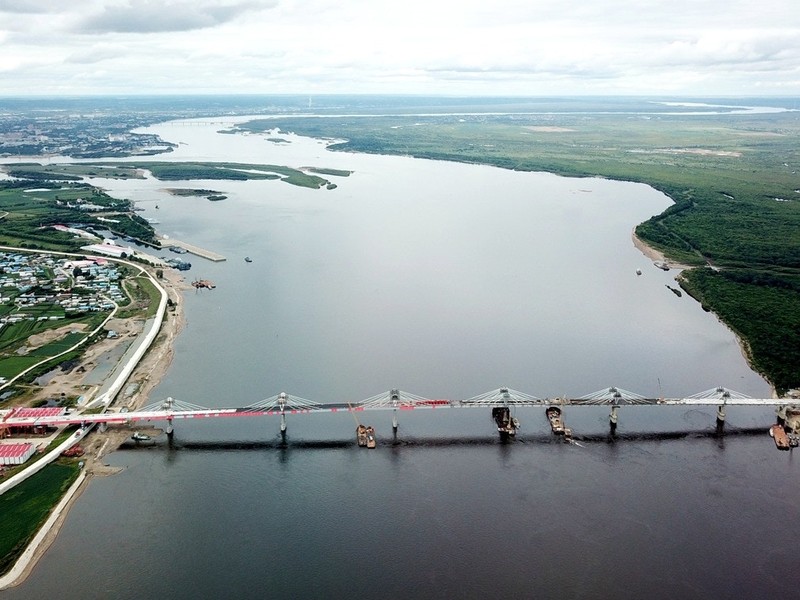 Cầu đường bộ qua biên giới nối Blagoveshchensk với Mặc Hà của Trung Quốc dài 1.284m đã hoàn thành. Ảnh: Đa Chiều Cầu đường bộ qua biên giới nối Blagoveshchensk với Mặc Hà của Trung Quốc dài 1.284m đã hoàn thành. Ảnh: Đa Chiều