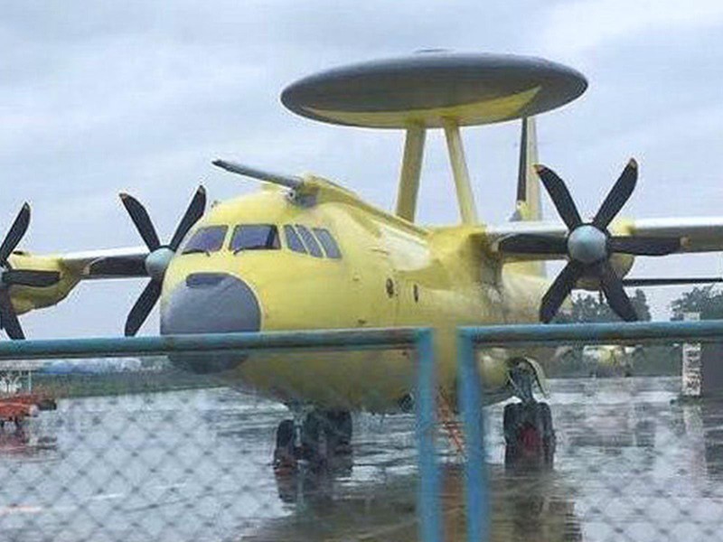 Loại máy bay báo động sớm KJ-500A cũng được lắp ống tiếp nhận nhiên liệu trên không. Ảnh: Đa Chiều Loại máy bay báo động sớm KJ-500A cũng được lắp ống tiếp nhận nhiên liệu trên không. Ảnh: Đa Chiều