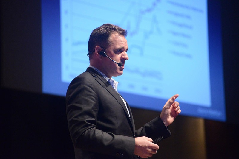 Nhà sử học Niall Ferguson: dù ông Trump có thể đạt được thỏa thuận thương mại với Trung Quốc, cũng không thể ngăn chặn được cuộc Chiến tranh Lạnh vì xung đột giữa hai nước đã lan sang các khu vực khác.