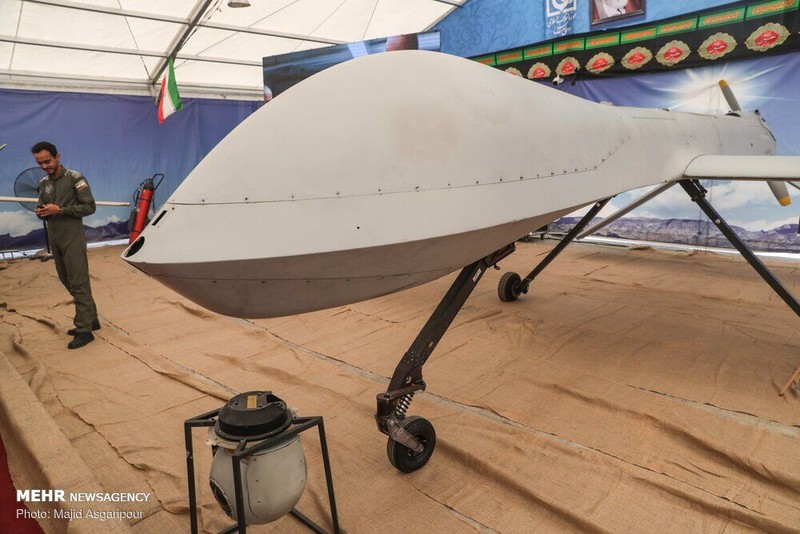 Máy bay MQ-1 Predator còn khá nguyên vẹn, có vẻ nó bị "bắt sống"