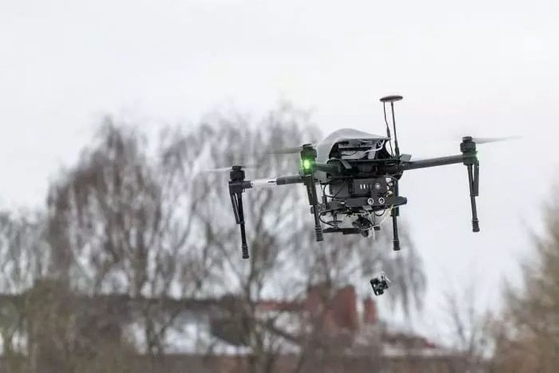 Drone phối hợp với RoMan của Mỹ