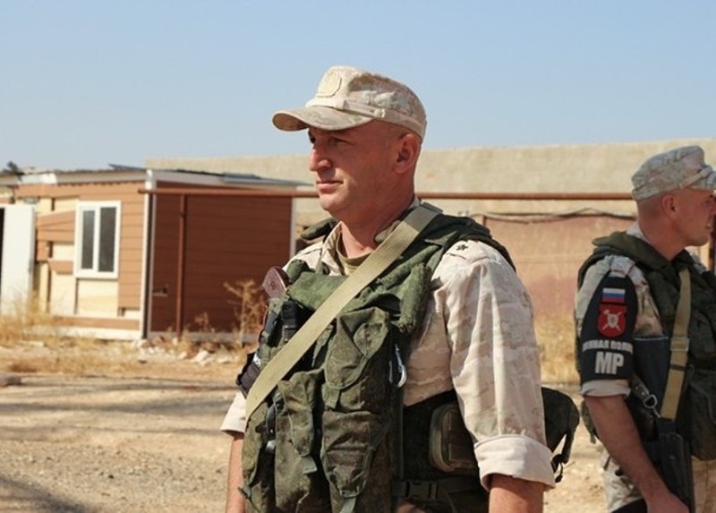 Quân cảnh Nga tuần tra, canh gác một vị trí quân sự sau khi lực lượng người Kurd rút đi