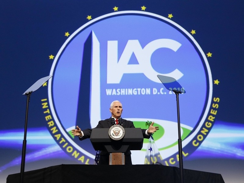Phó Tổng thống Mỹ Mike Pence phát biểu khai mạc Đại hội ICA nhấn mạnh về vai trò lãnh đạo của Mỹ trong lĩnh vực không gian vũ trụ Phó Tổng thống Mỹ Mike Pence phát biểu khai mạc Đại hội ICA nhấn mạnh về vai trò lãnh đạo của Mỹ trong lĩnh vực không gian vũ trụ