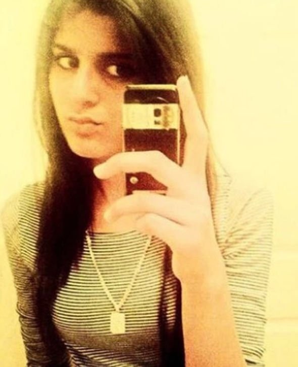 “Matchmaker” Tuba Gondar khi còn là sinh viên trước khi bỏ sang Syria theo IS