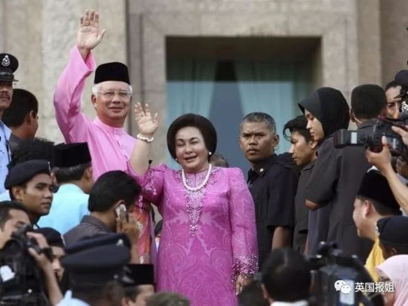 Vợ chồng cựu Thủ tướng Malaysia Najib Razak - người vừa bị ra tòa vì Vụ án 1MDB tháng 4/2019. Vợ chồng cựu Thủ tướng Malaysia Najib Razak - người vừa bị ra tòa vì Vụ án 1MDB tháng 4/2019.