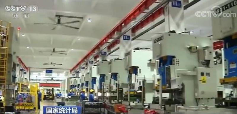 Chỉ số xuất xưởng công nghiệp (PPI) tháng 10 giảm 1.6%, lớn hơn mức dự tính kéo theo nguy cơ thiếu hụt đầu tư và thất nghiệp gia tăng.