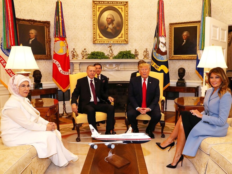 Tổng thống Donald Trump và phu nhân tiếp vợ chồng Tổng thống Erdogan tại Nhà Trắng.