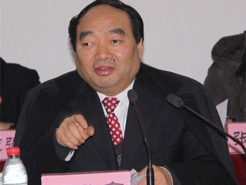 Lôi Chính Phú khi còn đương chức Bí thư quận ủy Bắc Bội, thành phố Trùng Khánh.