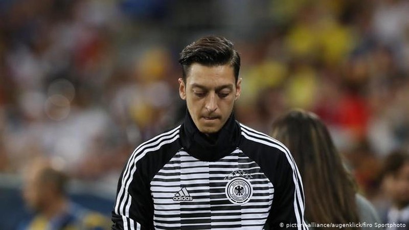 Mesut Ozil tuyên bố sẽ không thi đấu dưới màu áo đội tuyển Đức nữa.