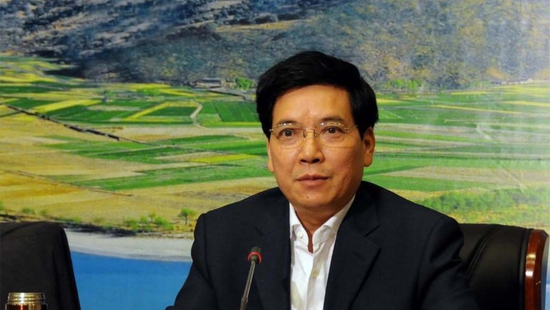 Tần Quang Vinh, nguyên Bí thư tỉnh ủy Vân Nam ra đầu thú, đang bị điều tra. Tần Quang Vinh, nguyên Bí thư tỉnh ủy Vân Nam ra đầu thú, đang bị điều tra.