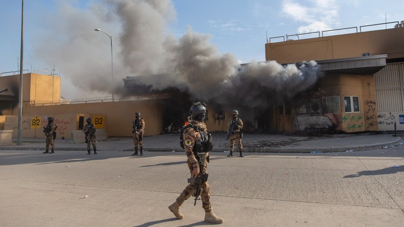 Sứ quán Mỹ ở Baghdad bị tấn công hôm 2/1 (Ảnh: Đa Chiều).