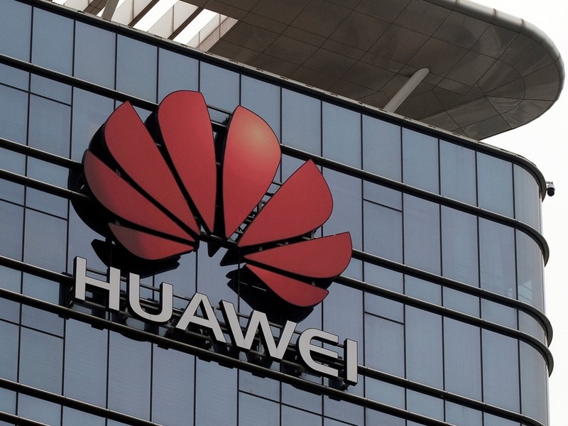 Ngoài máy bay không người lái, các sản phẩm công nghệ khác của Trung Quốc như điện thoại Huawei cũng khiến Mỹ lo ngại (Ảnh: VCG)