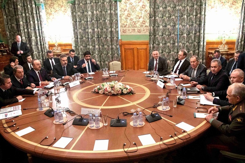 Cuộc đàm phán hòa bình giữa hai phe GNA (trái) và LNA (phải) trong cuộc nội chiến Libya tại Moscow hôm 13/1 tan vỡ mà không đạt được một hiệp định ngừng bắn (Ảnh: AP) Cuộc đàm phán hòa bình giữa hai phe GNA (trái) và LNA (phải) trong cuộc nội chiến Libya tại Moscow hôm 13/1 tan vỡ mà không đạt được một hiệp định ngừng bắn (Ảnh: AP)