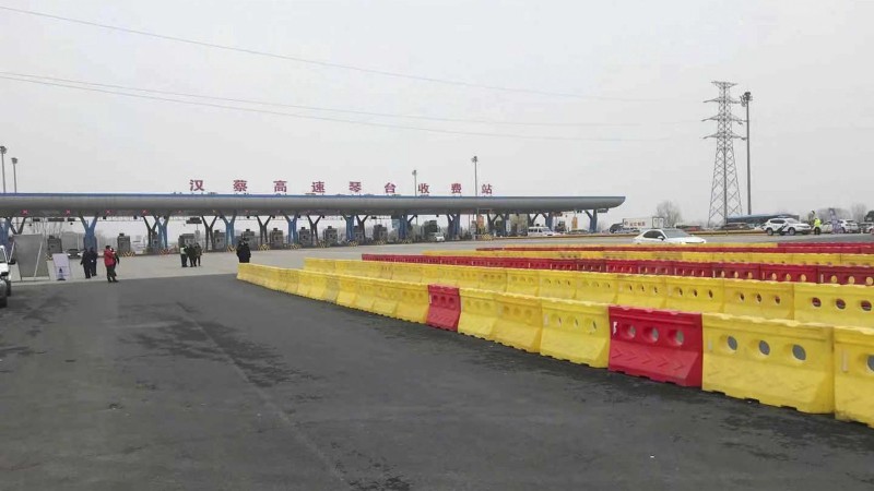 Vũ Hán thực hiện "phong thành" đóng cửa triệt để kể từ 10h sáng 23/1 (Ảnh: Đa Chiều) Vũ Hán thực hiện "phong thành" đóng cửa triệt để kể từ 10h sáng 23/1 (Ảnh: Đa Chiều)