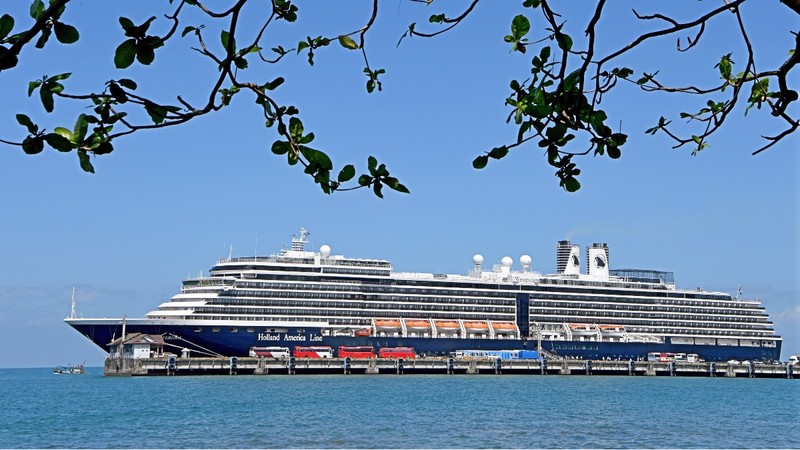 Du thuyền 5 sao Westerdam được Campuchia cho phép cập cảng hôm 14/2 sau khi nhiều quốc gia và khu vực từ chối (Ảnh: Đa Chiều)