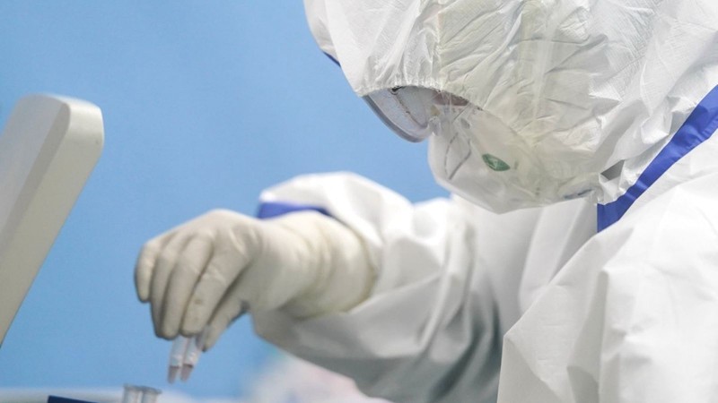 Việc nghiên cứu, sản xuất thuốc điều trị COVID-19 được tiến hành mạnh ở Trung Quốc (Ảnh: Tân Hoa xã)