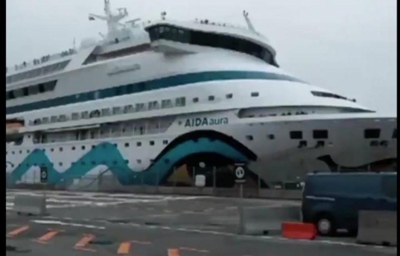 Chiếc tàu du lịch Đức Aida Aura đang bị cách ly (Ảnh: Toutiao). Chiếc tàu du lịch Đức Aida Aura đang bị cách ly (Ảnh: Toutiao).
