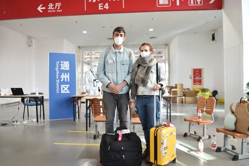 Hiện Trung Quốc đã chuyển trọng tâm phòng dịch sang ngăn chặn các ca bệnh ở nước ngoài nhập cảnh (Ảnh: Tân Hoa xã). Hiện Trung Quốc đã chuyển trọng tâm phòng dịch sang ngăn chặn các ca bệnh ở nước ngoài nhập cảnh (Ảnh: Tân Hoa xã).