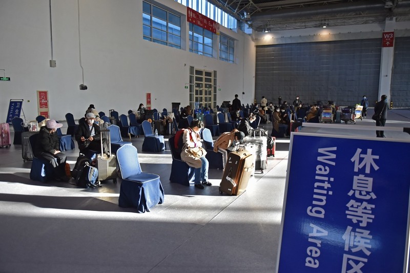 Ngày 21/3, Trung Quốc đã có thêm 45 ca bệnh ngoại nhập (Ảnh: Tân Hoa xã). Ngày 21/3, Trung Quốc đã có thêm 45 ca bệnh ngoại nhập (Ảnh: Tân Hoa xã).