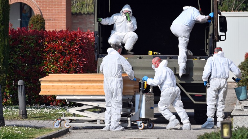 Cập nhật nhanh tình hình lúc 11h00 ngày 23/3: 193 quốc gia có dịch, gần 5.000 y bác sĩ Italy nhiễm bệnh, Thủ tướng Đức Merkel phải cách ly!